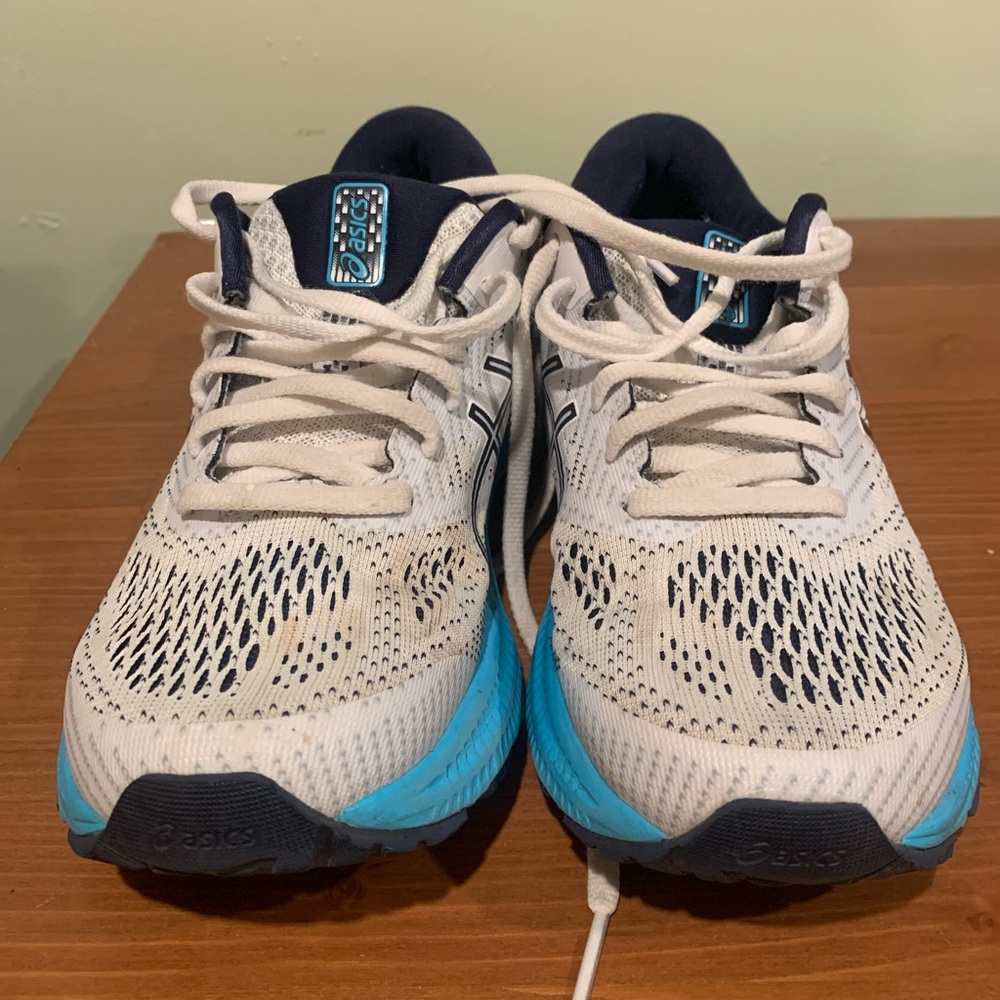 ASICS Like New! - Picture 3 of 3